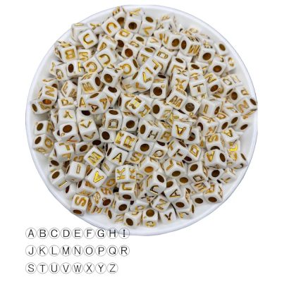 4x7mm Beyaz Zemin Üzeri Beyaz Gold Yazılı Küp Harf Boncuk 50 Gr